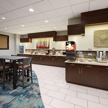 Super 8 By Wyndham Conrad Hotel Luaran gambar