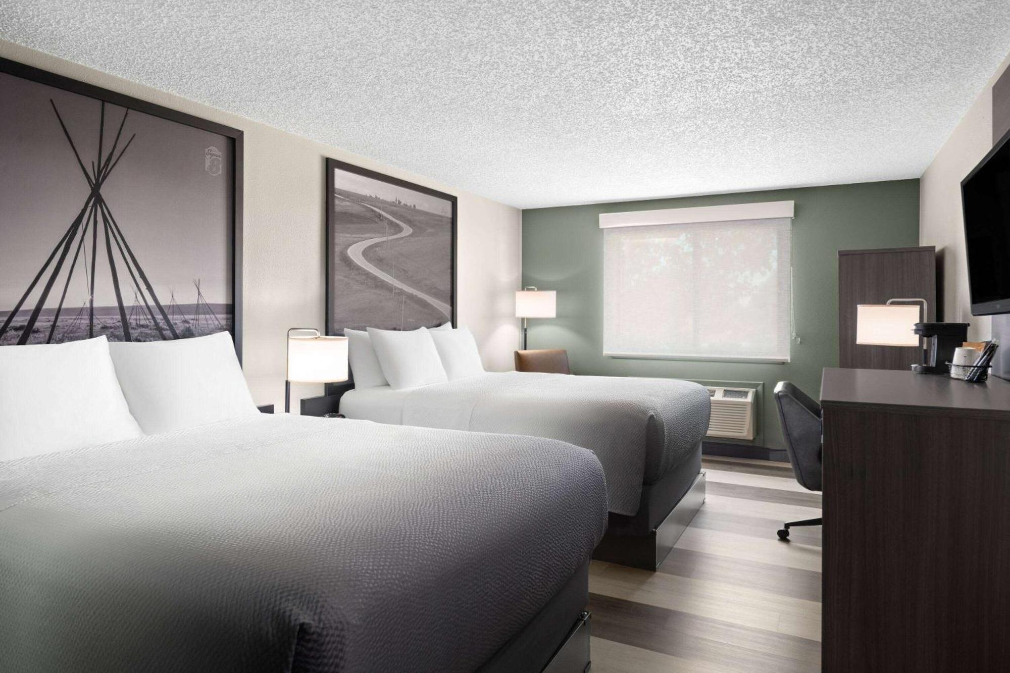 Super 8 By Wyndham Conrad Hotel Luaran gambar